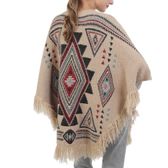 Fadivo | Aztec Poncho - Picture 2 of 5